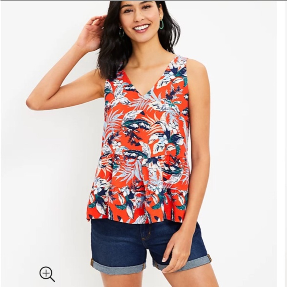 NWOT Petite Botanical Double V Peplum Shell